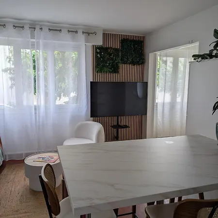 Le Manoa Foncillon Parking Prive